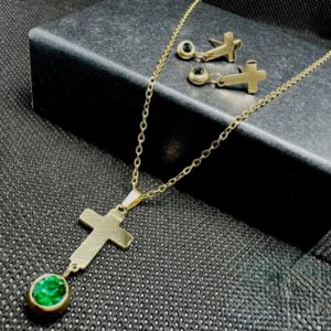Collar y aretes en rodio religioso