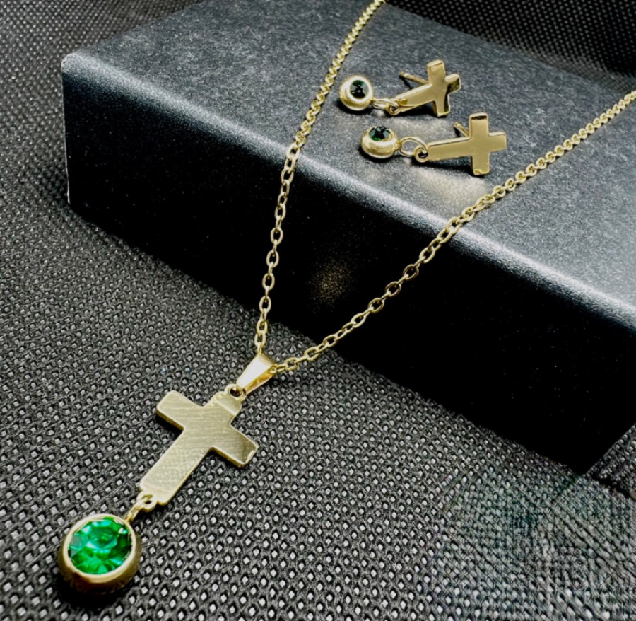 Collar y aretes en rodio religioso