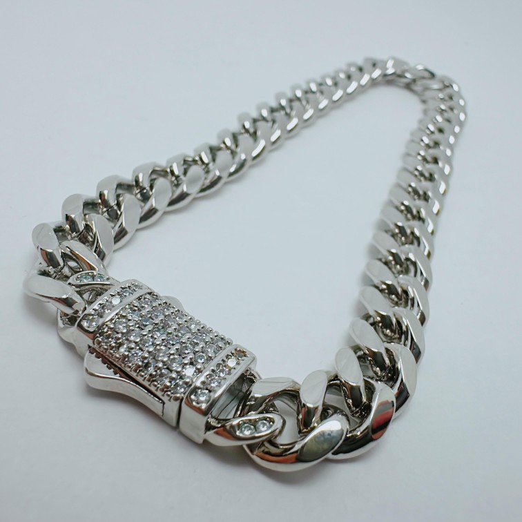Pulsera para hombre en acero diseño elegante visāka